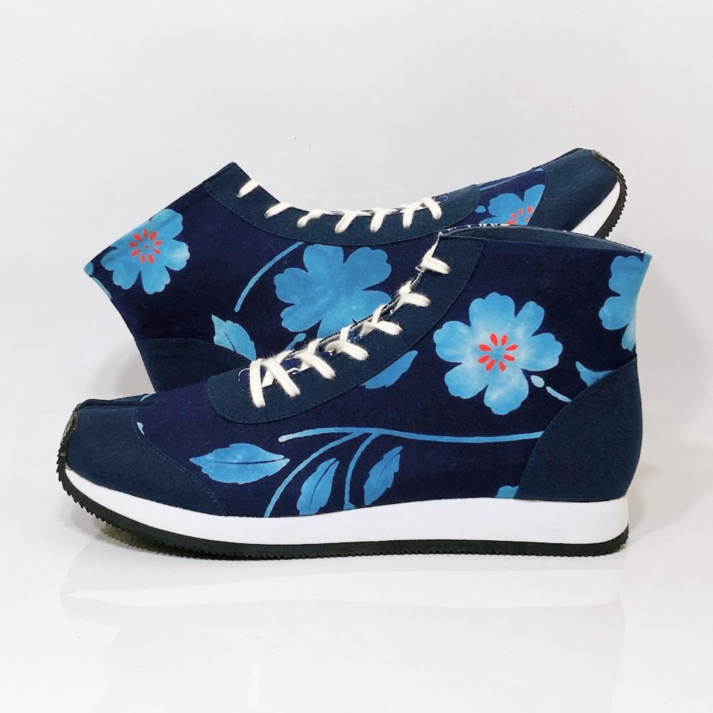 Ninja Tabi Shoes — Flare Blue Sakura (No.33 / 27cm)