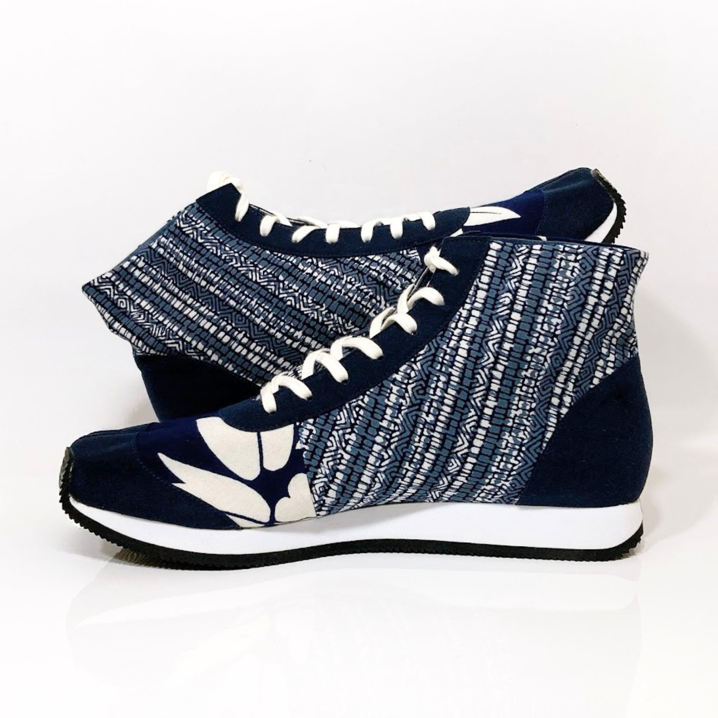 Ninja Tabi Shoes ー Flare White Camelia (No.29 / 27cm)