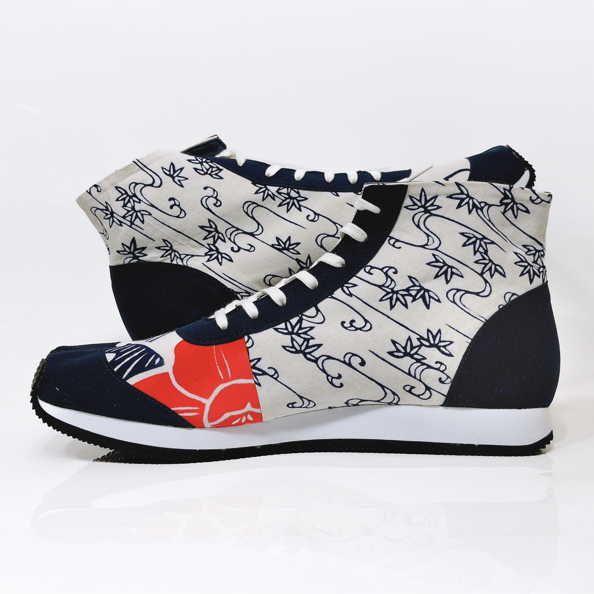 Ninja Tabi Shoes — Flare Red Flower (No.19 / 28cm)